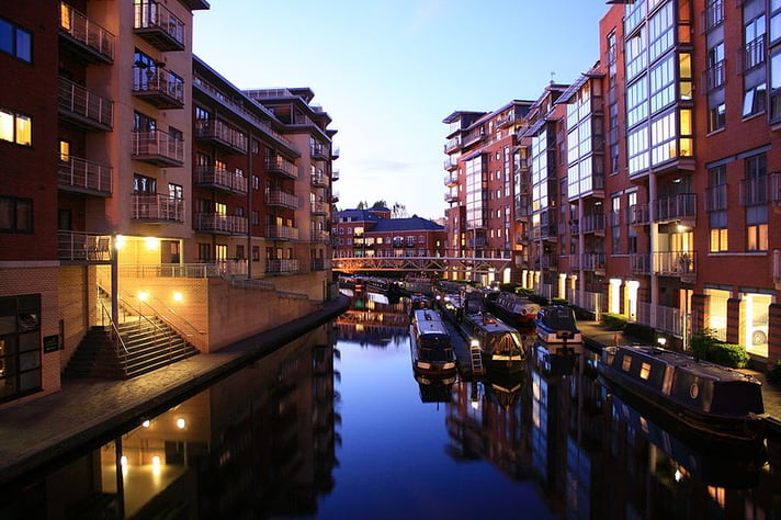 800px-Birmingham_canalside_apartments_at_dusk.jpg
